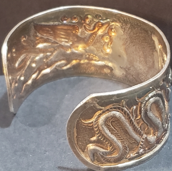 Antique 90+ year old solid silver bangle bracelet - Picture 6 of 6